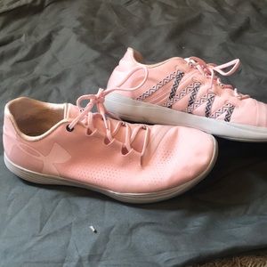 Women's size 8 UA shoes